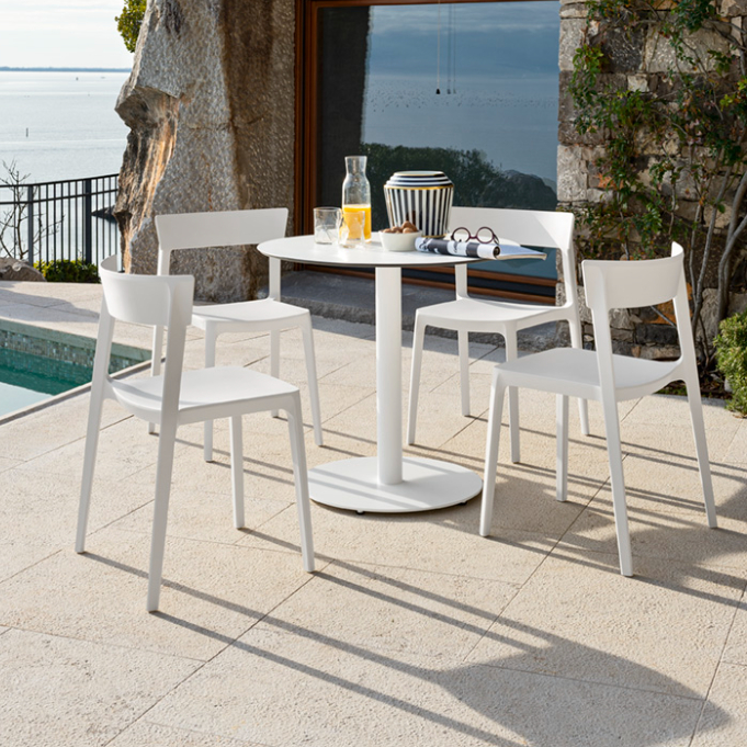 Skin outdoor dining chair
