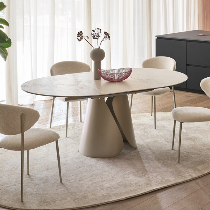 Tango dining table