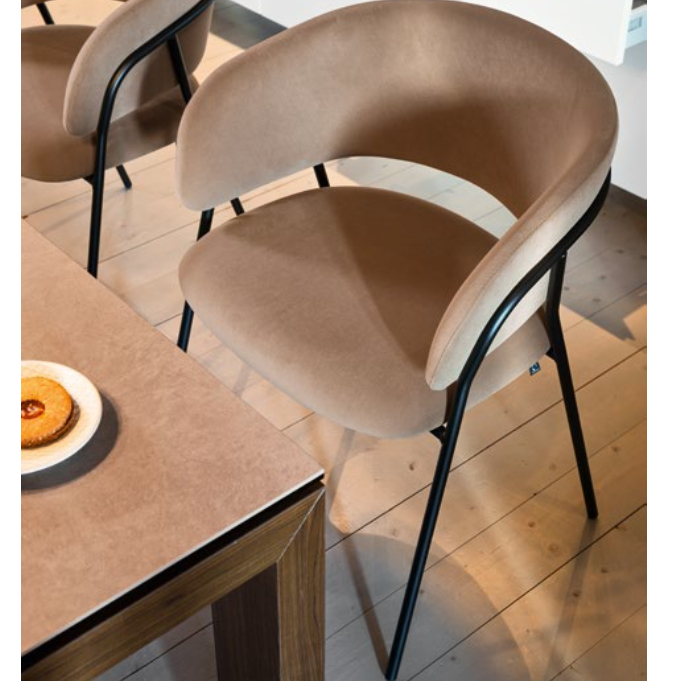 Balia dining chair