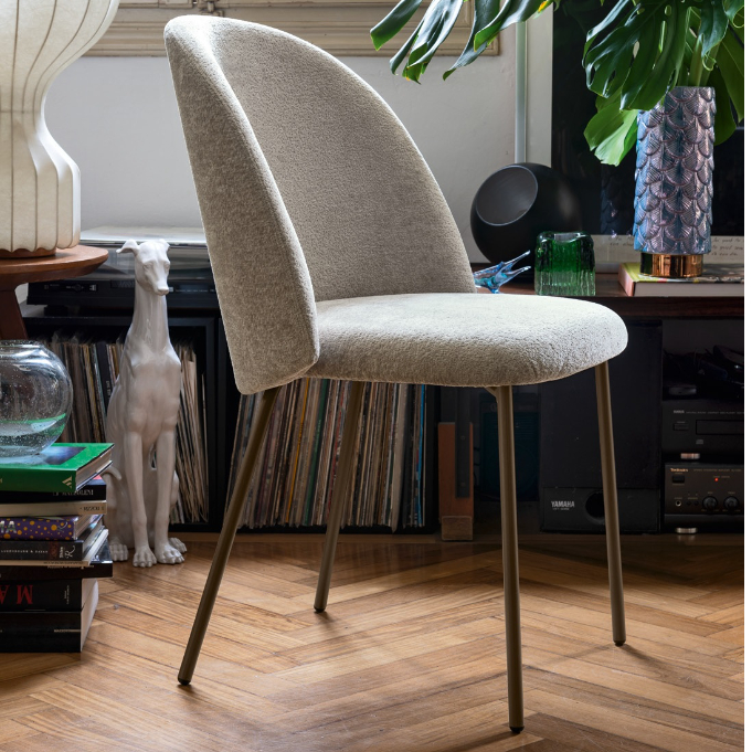 Tuka Mid dining chair