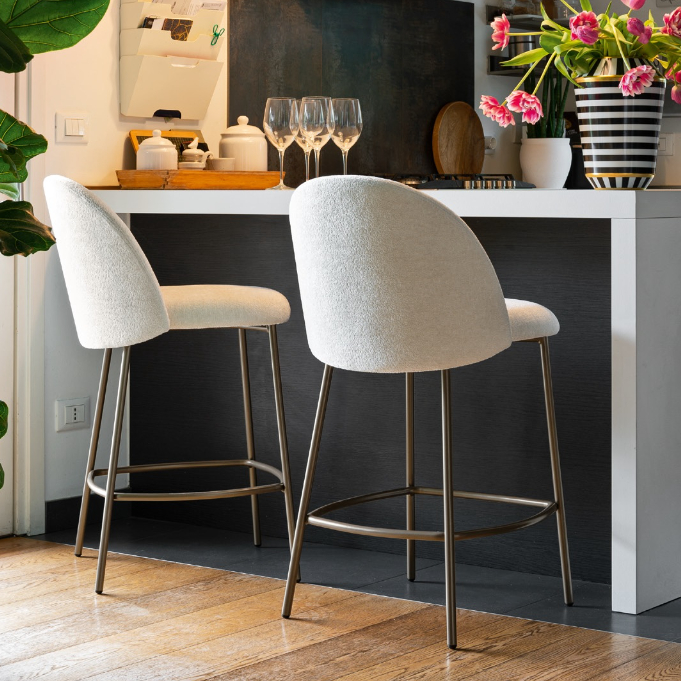 Tuka Mid stool
