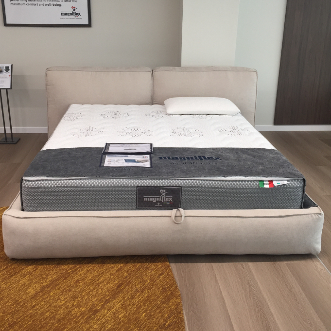 Fiocco double bed - showroom sample