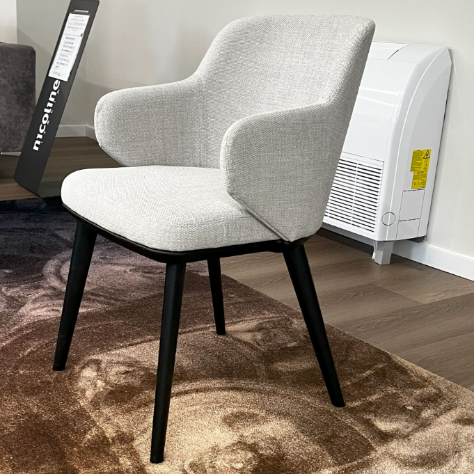 Foyer karfás étkezőszék - 4db kiállított
