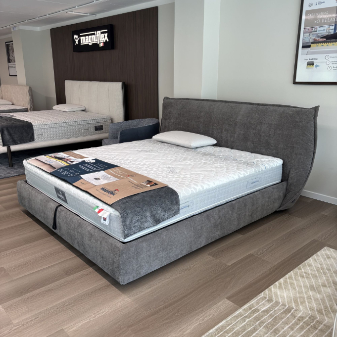 Softly Calligaris double bed - showroom sample