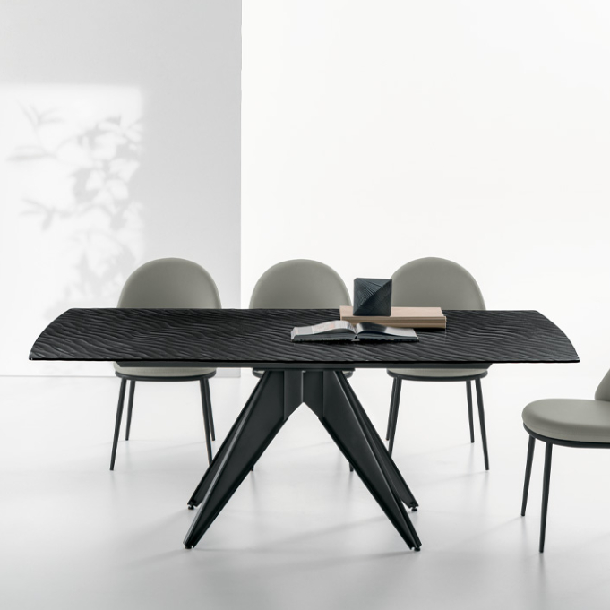 Minosse dining table