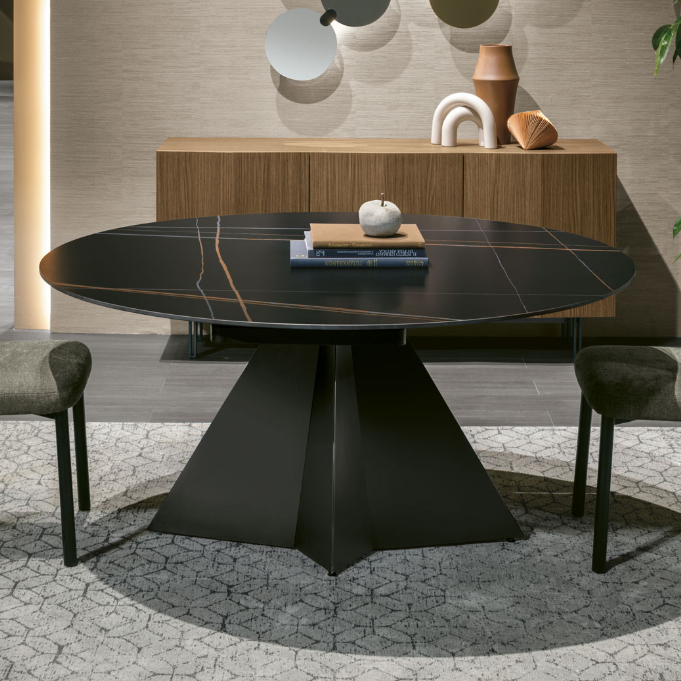 Nova dining table