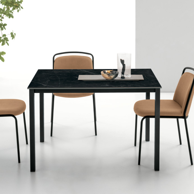 Pellicano dining table