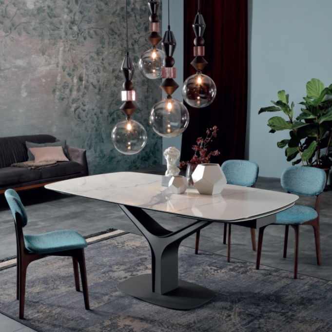Ariston dining table