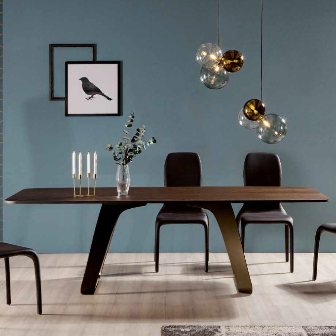 Brenta dining table